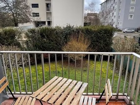 t2 lumineux avec balcon et jardin disponible 1/05