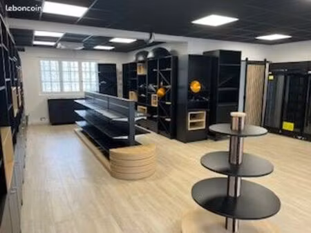 local commercial centre ville