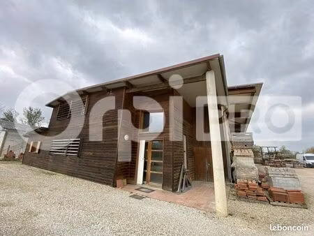 local d'activité 770 m²