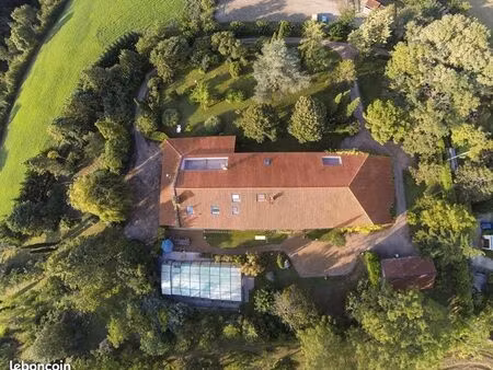 maison parc et dépendances