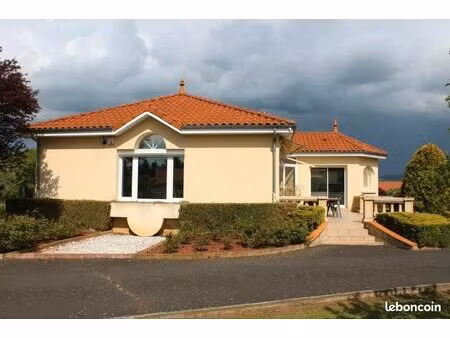 villa 5 pièces 160m2