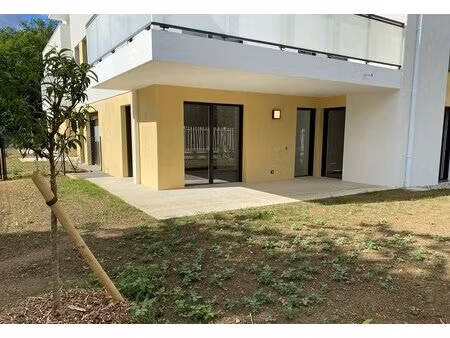 appartement t2 avec jardin // charbonnières-les-bains