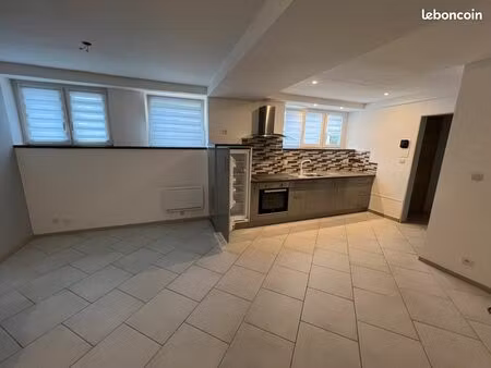 appartement t2 de 70 m² – rez-de-chaussée avec entrée individuelle