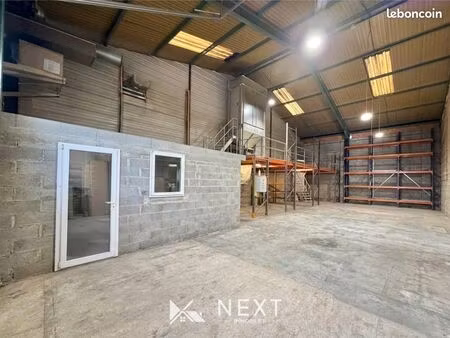 local 190 m² froges