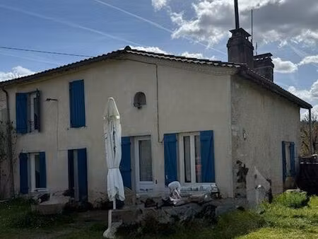 maison a renover sur très grand terrain