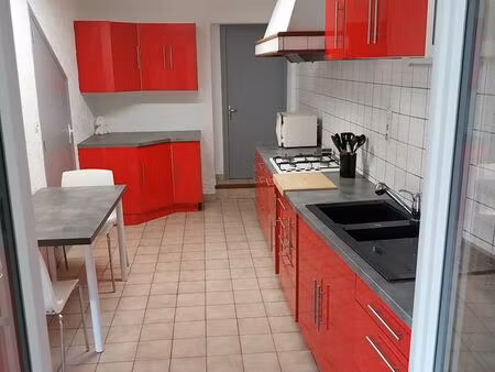 location maison de village