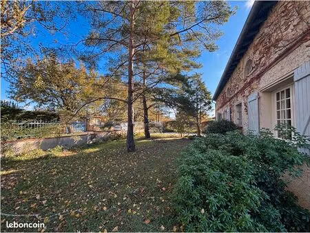 villa 6 pièces 227 m²