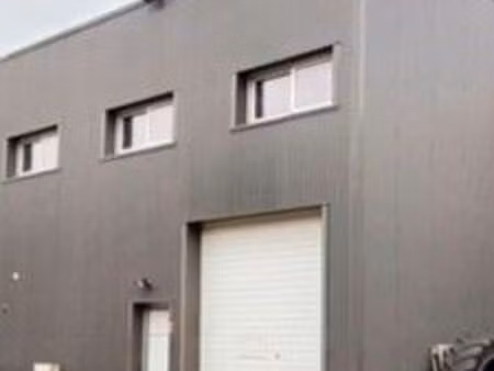 local d’activités 200 m² – z.a. bel air la forêt – gazeran