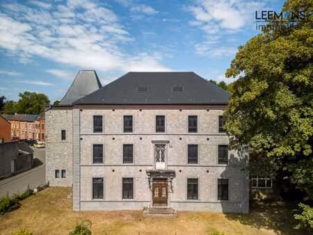 bâtiment historique à rénover - surface utile de + de 800m2