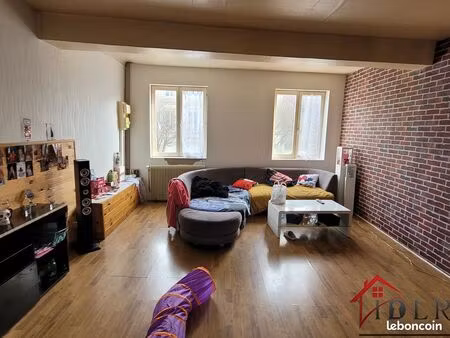 immeuble 230 m² wassy