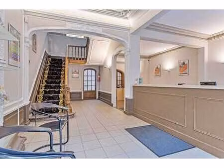 bureau avec maison à vendre dans le centre d'izegem