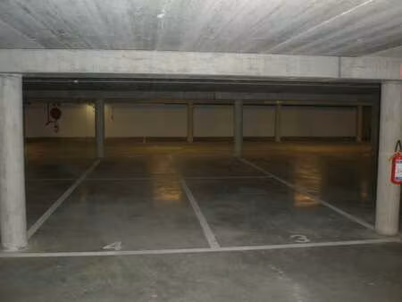 emplacements de parkings souterrains sécurisés