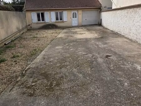 local commercial 180 m2 terrain + bureaux & garage 60m2