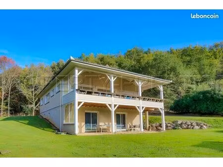 vente domaine de plus de 50 hectares de 2 maisons