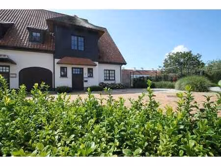 halfopen villa met 4 slaapkamers nabij het centrum knokke.