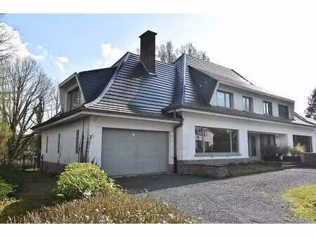 villa jumelée au calme avec jardin et vue sur les étangs