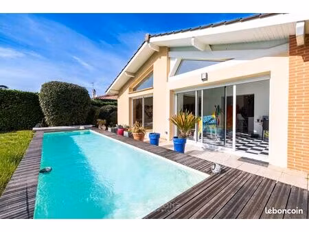 maison 6 pièces – 256 m² – parcelle de 13.000 m²