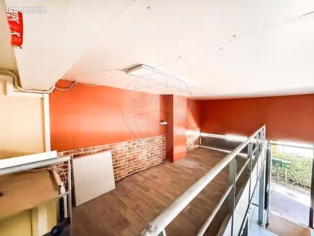 local commercial 61 m²