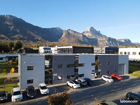 location bureaux 48 m² à st ismier