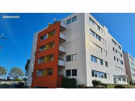 blagnac andromede: agréable appartement t3 de 75 m² situé au rdc d'une résidence fermée av