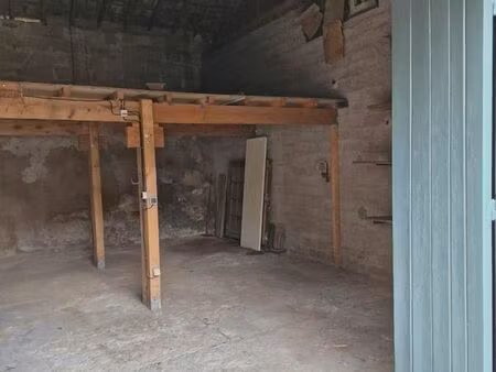 garage  remise 45 m2 + mezzanine 22m2 centre village