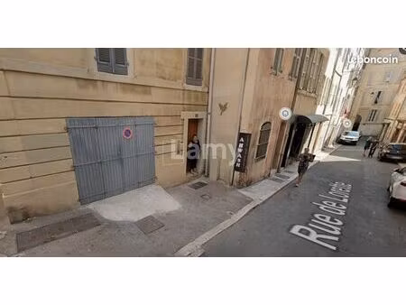 parking 10 m² marseille