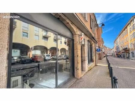 mûr commerce coiffeur