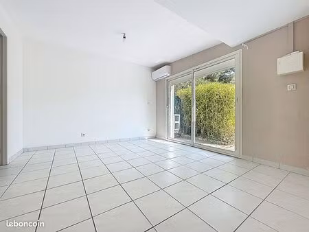 studio 1 pièce 31 m²