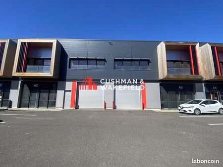 local d'activite 378 m² fenouillet