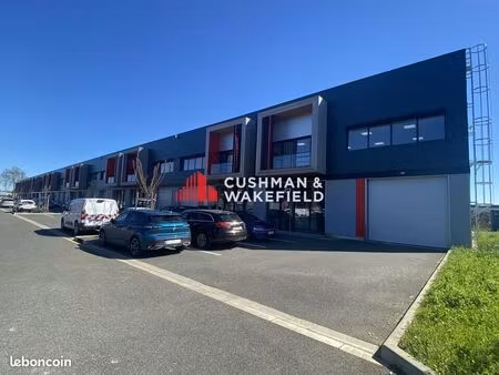 local d'activite 756 m² fenouillet