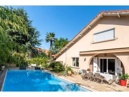 maison avec piscine proche la soie