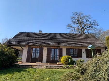 jolie maison avec magnifique vue sur la vallée