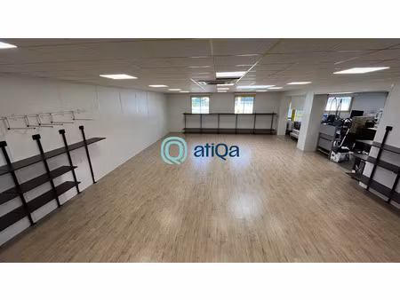 location locaux professionnels 755 m² à varennes-lès-mâcon (71000)  5 250 €