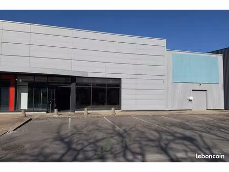 local commercial 547 m² mably