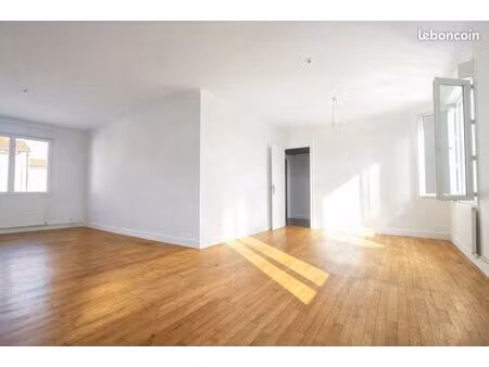 immeuble 177 m² brains