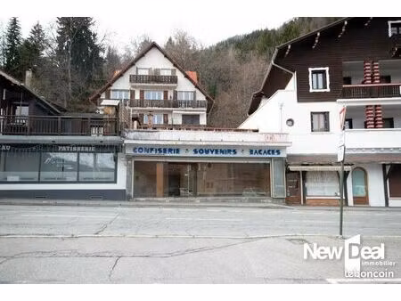 local commercial 105 m²