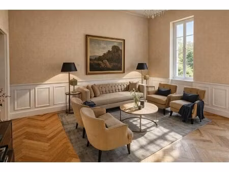 spacieuse appartement de 2 chambres et 2 salles de bains au rez-de-chaussée avec accès...