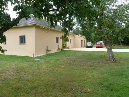 belle maison familiale contemporaine a vendre