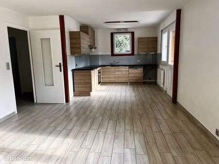 appartement 3 pièces 72 m² avec grand jardin – étrembières (pas de l’échelle)  proche suis