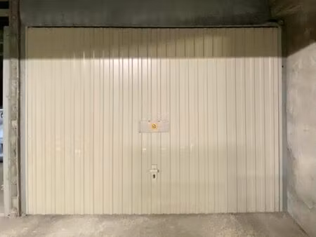 grand garage fermé 17m2 annemasse proche chablais parc