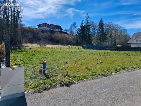 terrain plat 712 m² – cadre résidentiel recherché – armoy – 215 000