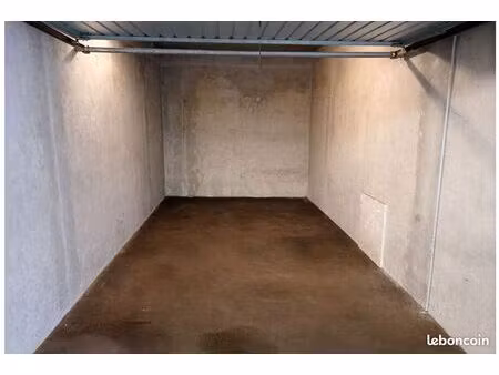 vente garage poisy centre