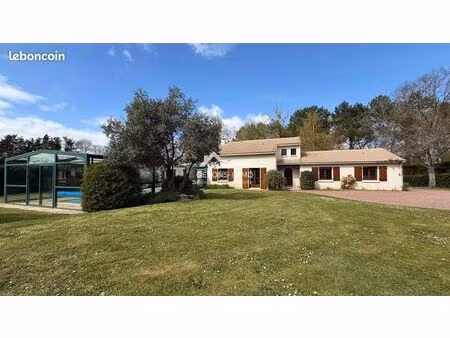 propriété 6 pièces 183 m²
