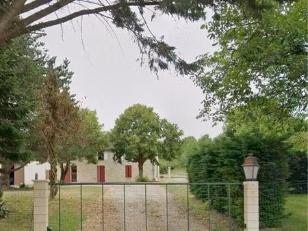 propriété deux maisons et dépendances en gironde aux portes de la dordogne