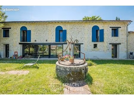 maison 7 pièces 320 m²