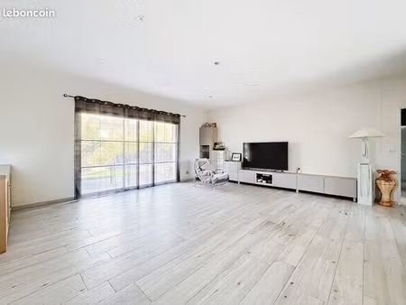 maison carbon blanc 135 m2  garage double 48m2 terrain 600m