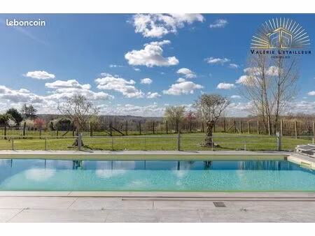 maison 10 pièces 255 m²