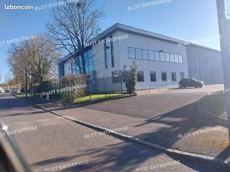 local d'activité 978 m²