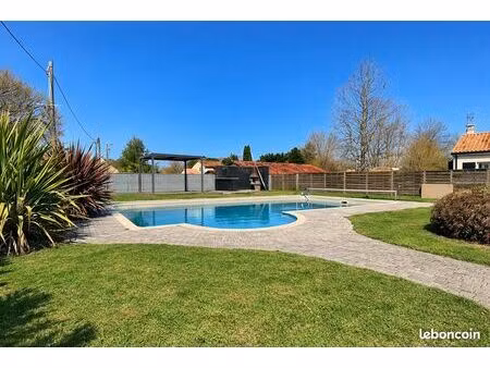 propriété 7 pièces 220 m²