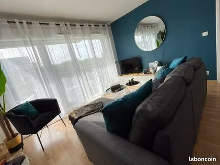 t3 meublé avec balcon – lumineux – couëron”